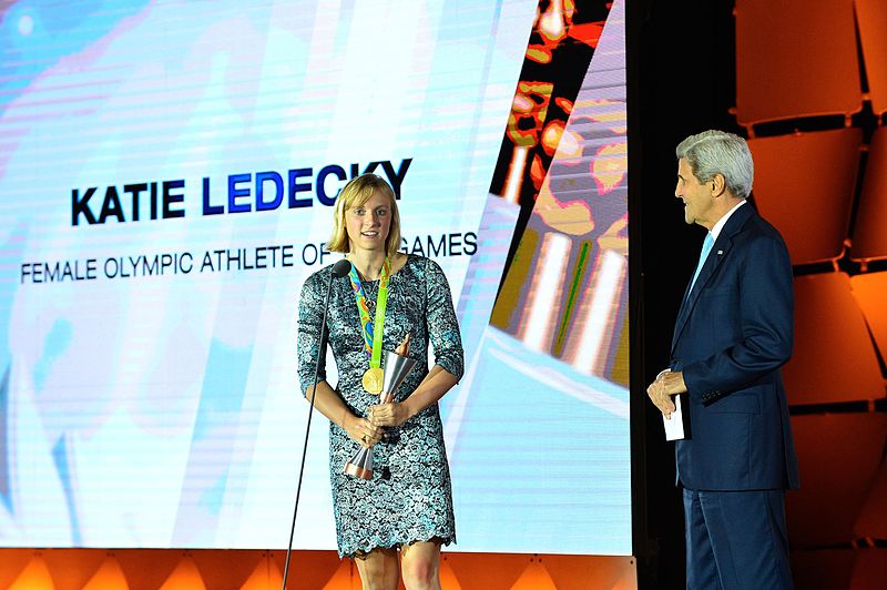 Katie_Ledecky_Accepts_her_Award_for__Female_Athlete_of_the_Olympic_Games__at_the_U.S._Olympic_Committee_Team_USA_Award_Show_in_Washington_(29379288743)